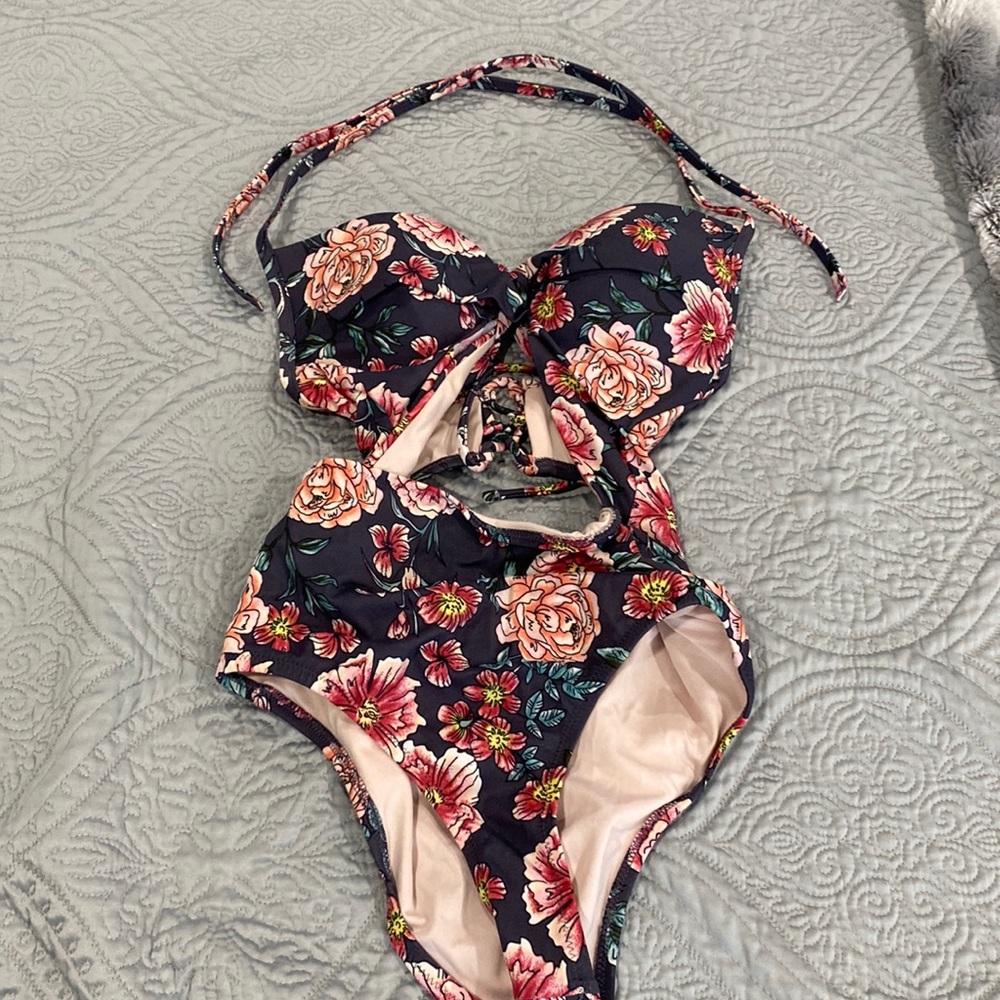 Swim suit